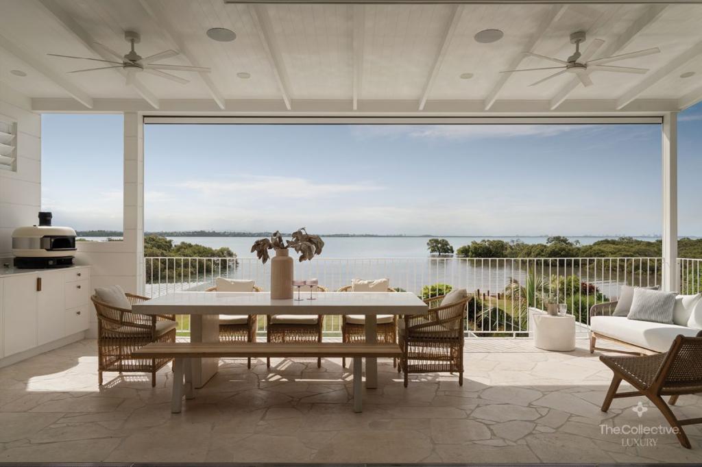 2 BEACHCREST RD, WELLINGTON POINT, QLD 4160