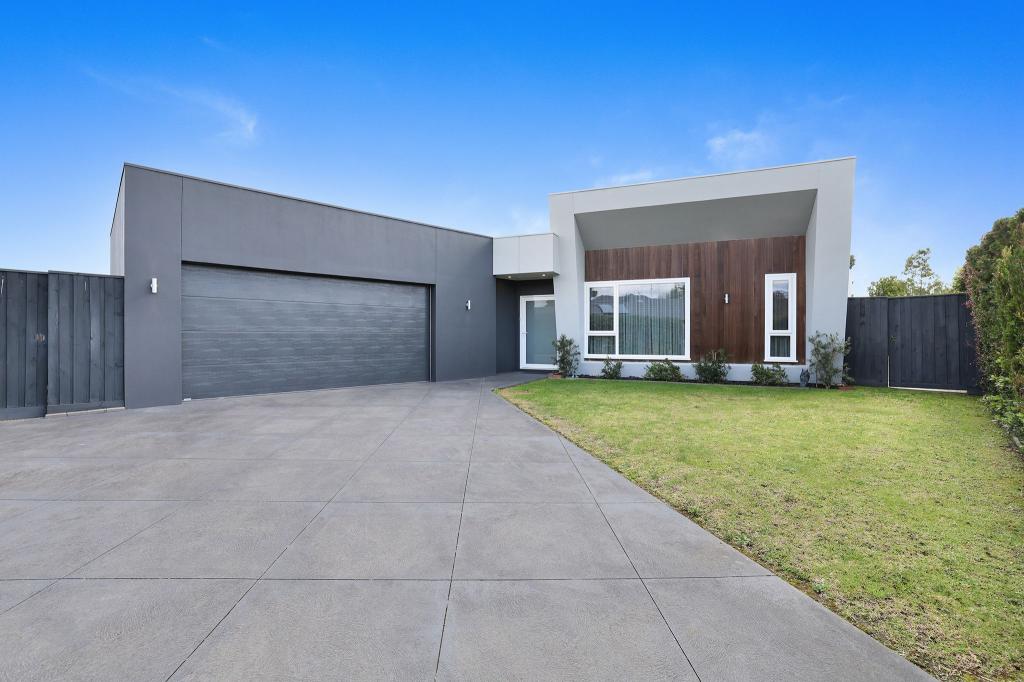 5 CHARLWOOD CT, DROUIN, VIC 3818