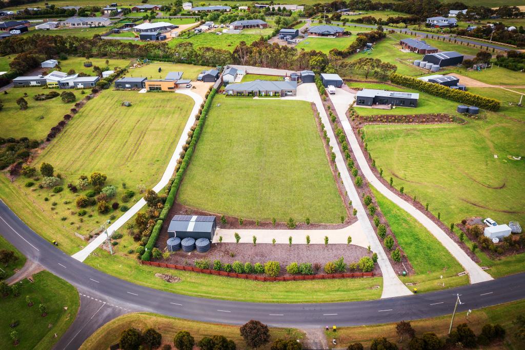 9 Cilmery Cres, Woodford, VIC 3281