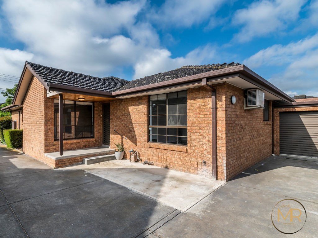 2/14 Gladstone Pde, Glenroy, VIC 3046