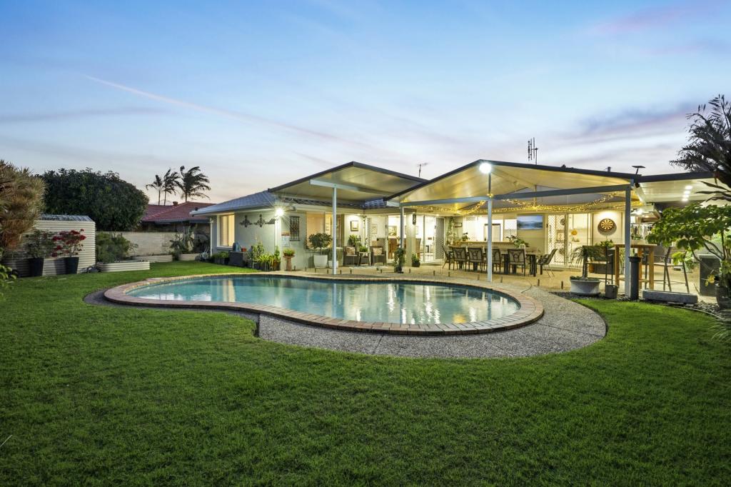 12 Santa Cruz Bvd, Clear Island Waters, QLD 4226