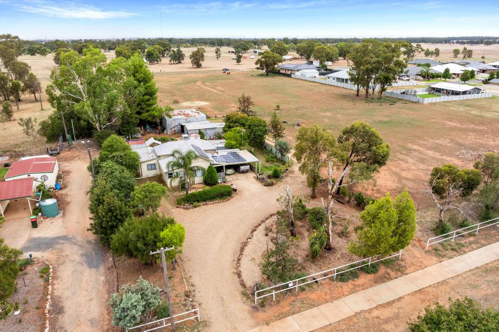 206-214 Green St W, Lockhart, NSW 2656