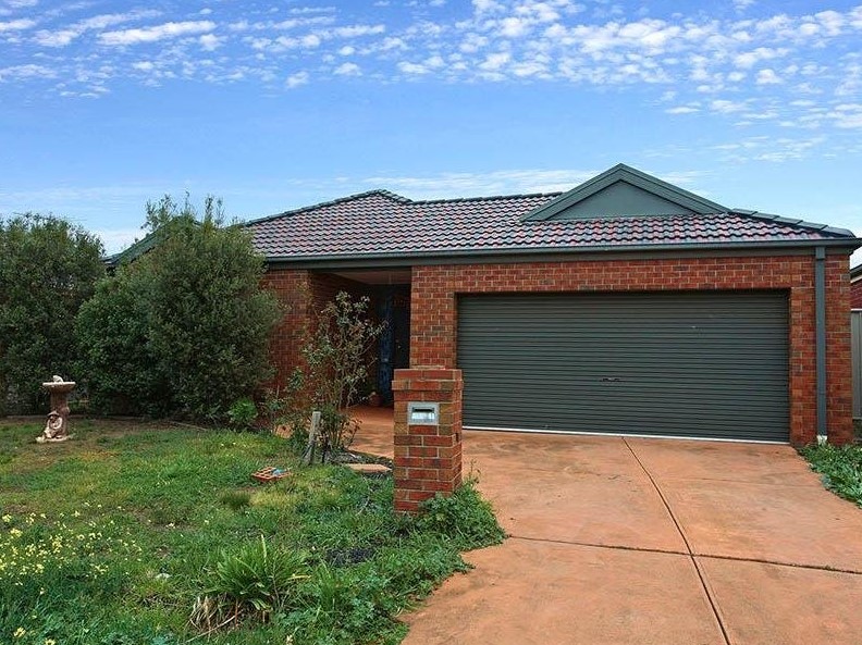 3 Ranmore Gr, Caroline Springs, VIC 3023