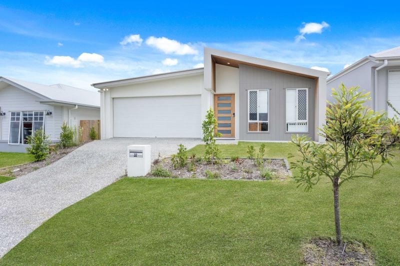 32 Florida Cres, Spring Mountain, QLD 4300