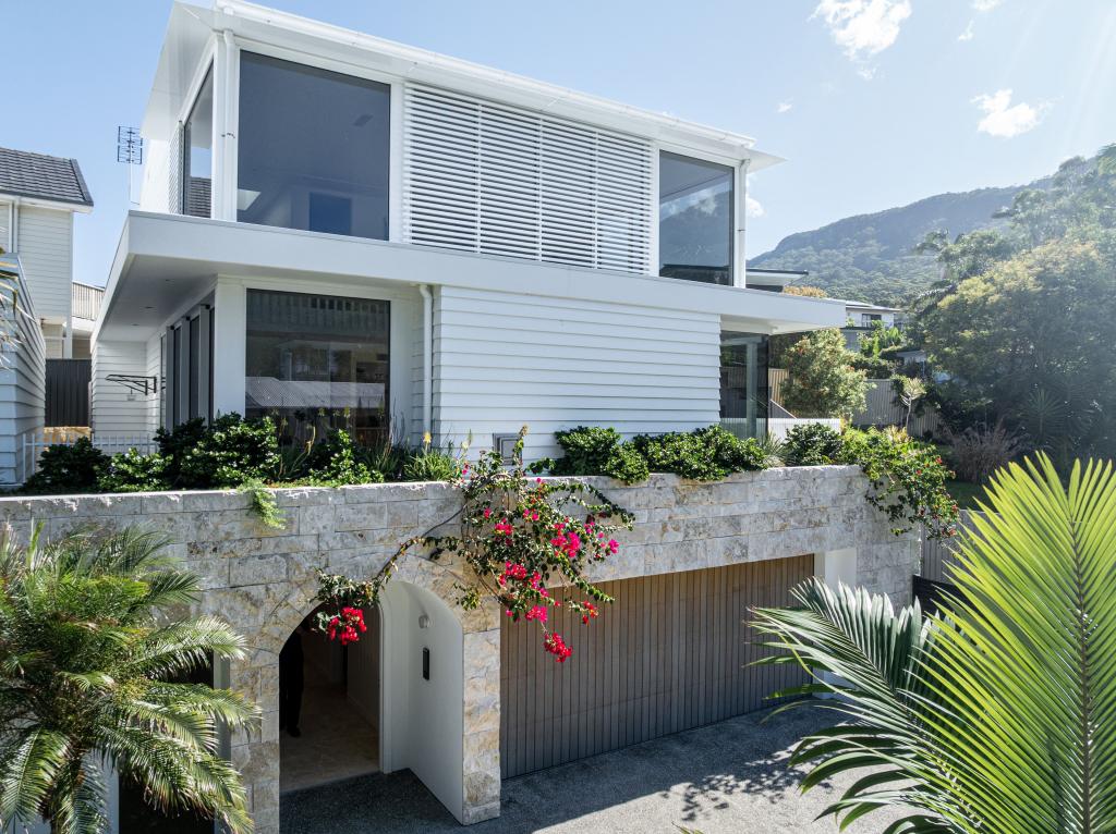 684b Lawrence Hargrave Dr, Coledale, NSW 2515