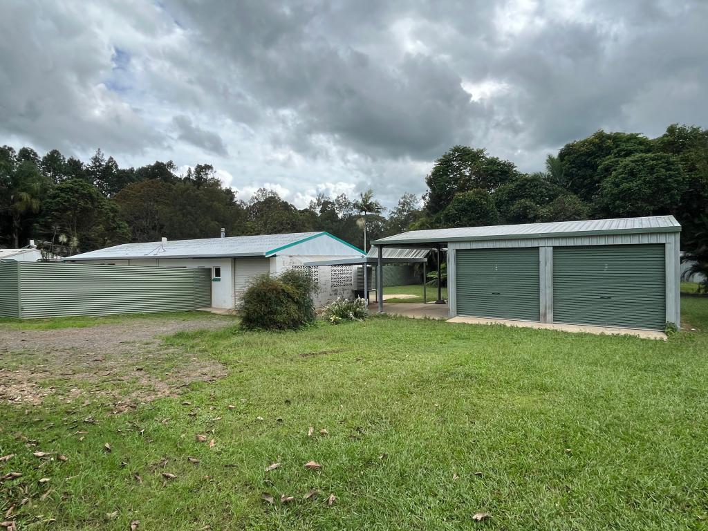 171 Lakes Dr, Lake Eacham, QLD 4884