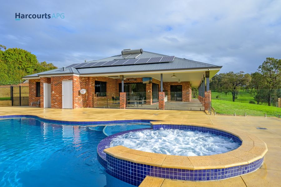31 Logue Rd, Harvey, WA 6220