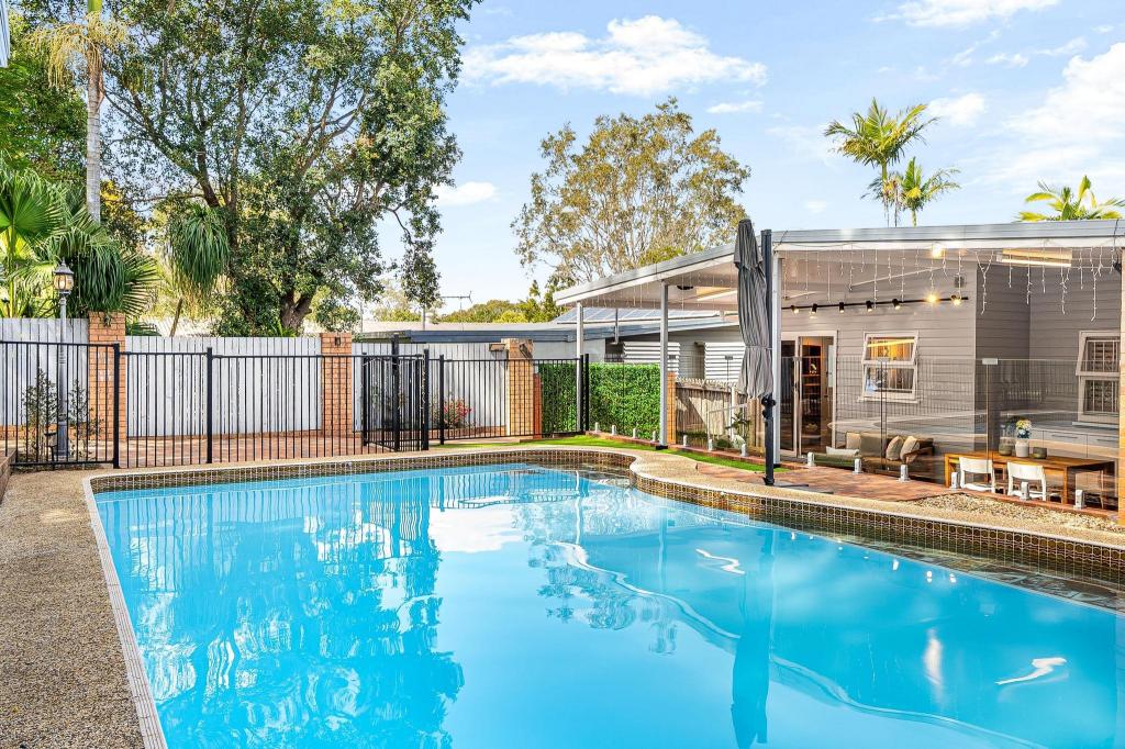 54 Keble St, Corinda, QLD 4075