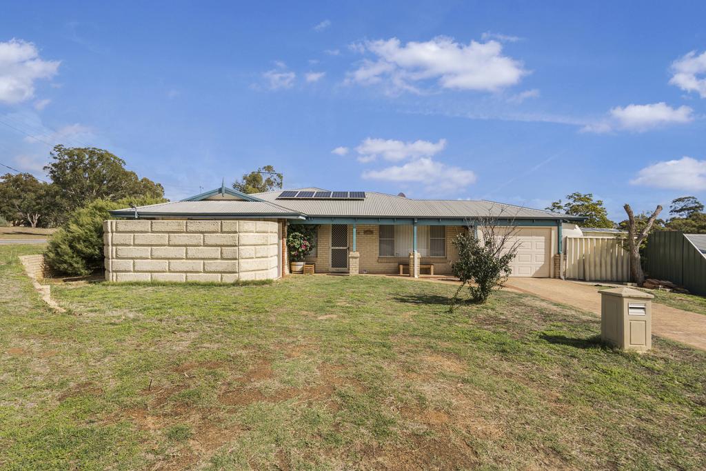 15b Buckingham Rd, Swan View, WA 6056