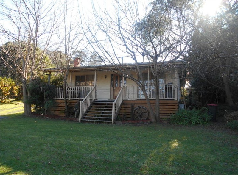 16 VICTORIA ST, FERNTREE GULLY, VIC 3156