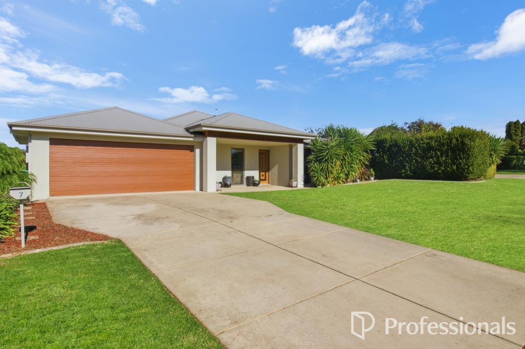 7 Warambee St, Glenfield Park, NSW 2650