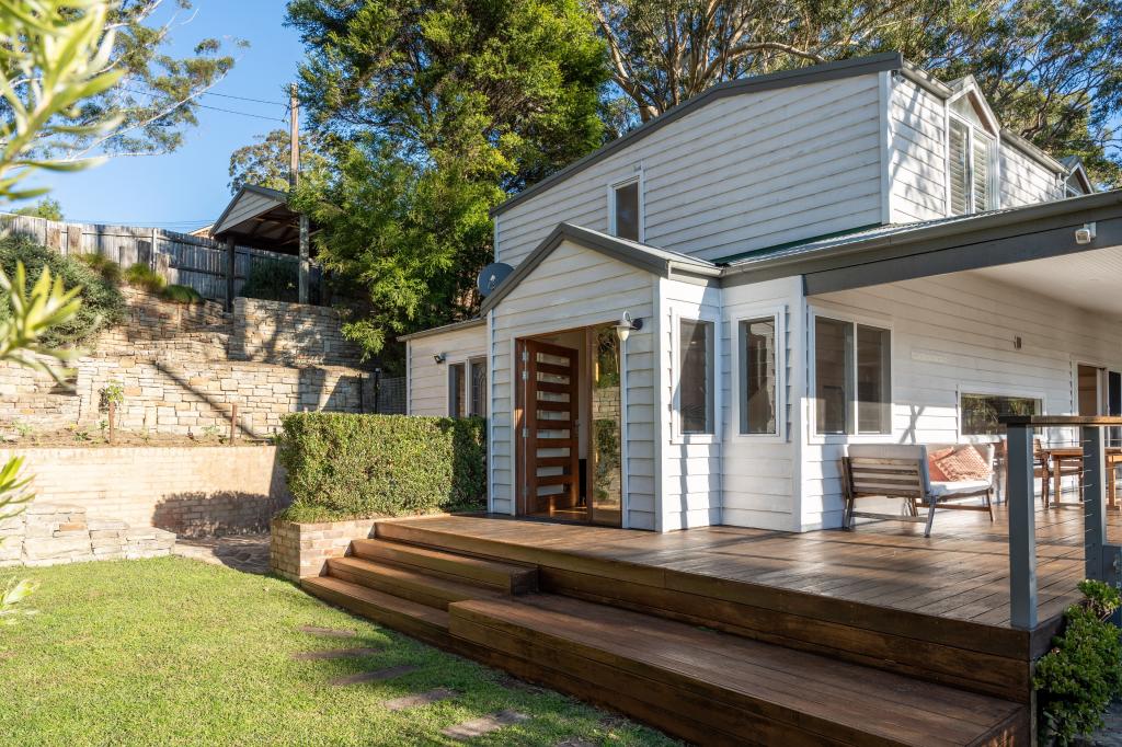 130 THE CRESCENT, HELENSBURGH, NSW 2508