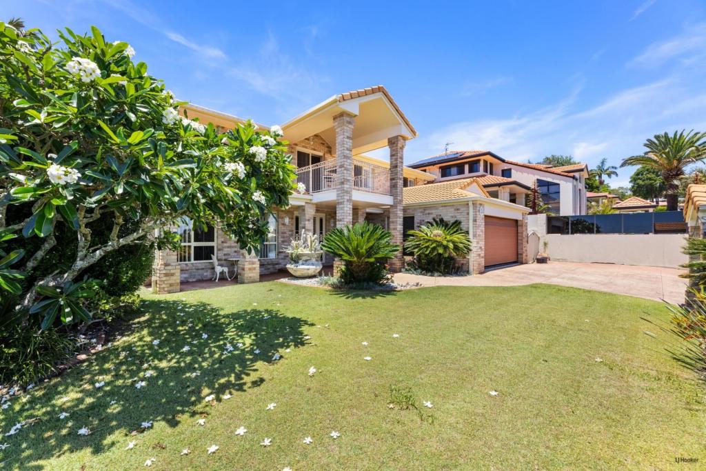 64 Lochlomond Dr, Banora Point, NSW 2486