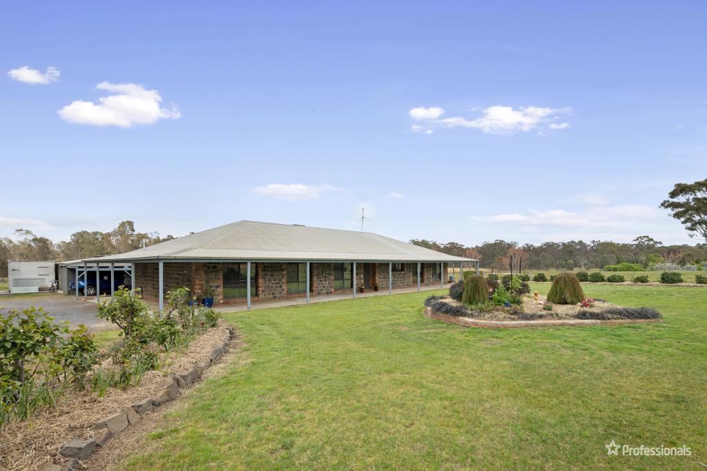 32 Menzies Dr, Daisy Hill, VIC 3465