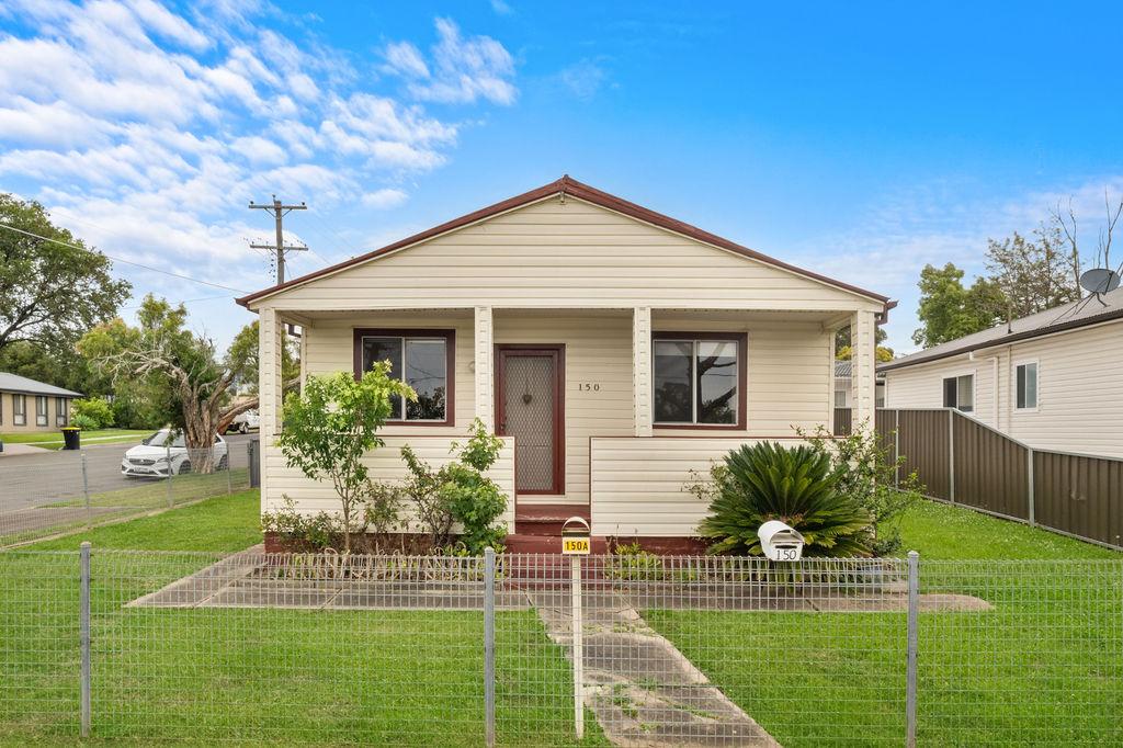 150 Oxford St, Cambridge Park, NSW 2747