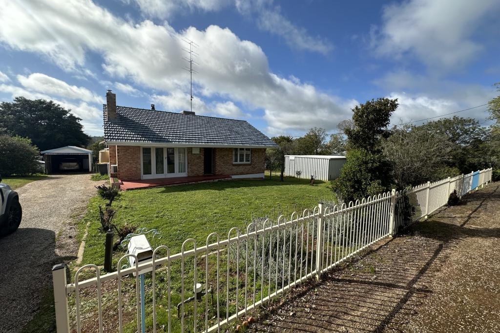 10 ALFRED ST, YORK, WA 6302