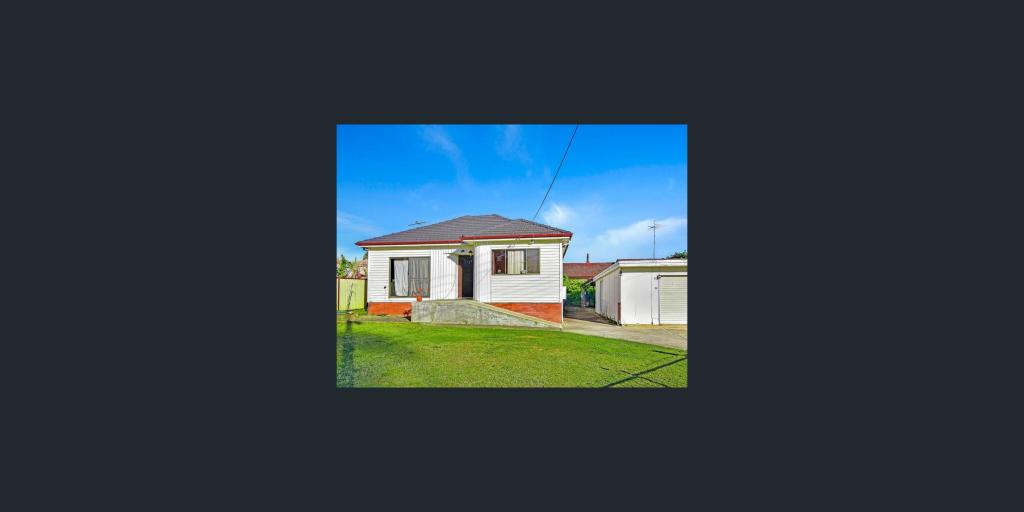 42 Waratah Cres, Macquarie Fields, NSW 2564