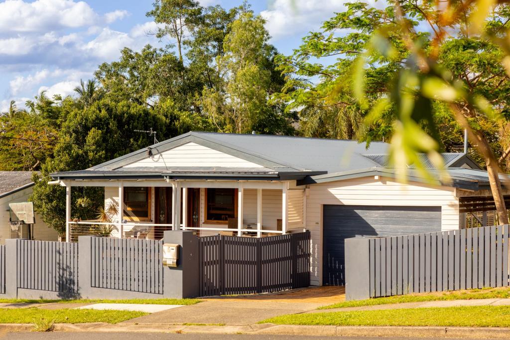 3 Shirley St, Southport, QLD 4215