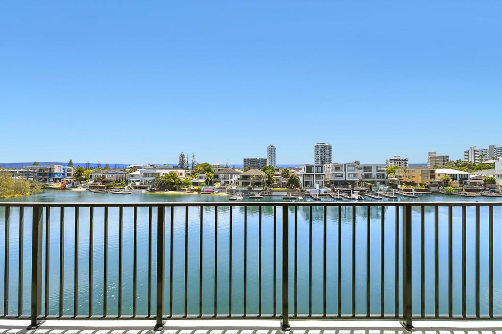 21/18 Remembrance Dr, Surfers Paradise, QLD 4217
