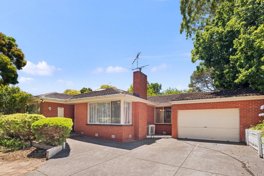 23 Highland Cres, Mooroolbark, VIC 3138