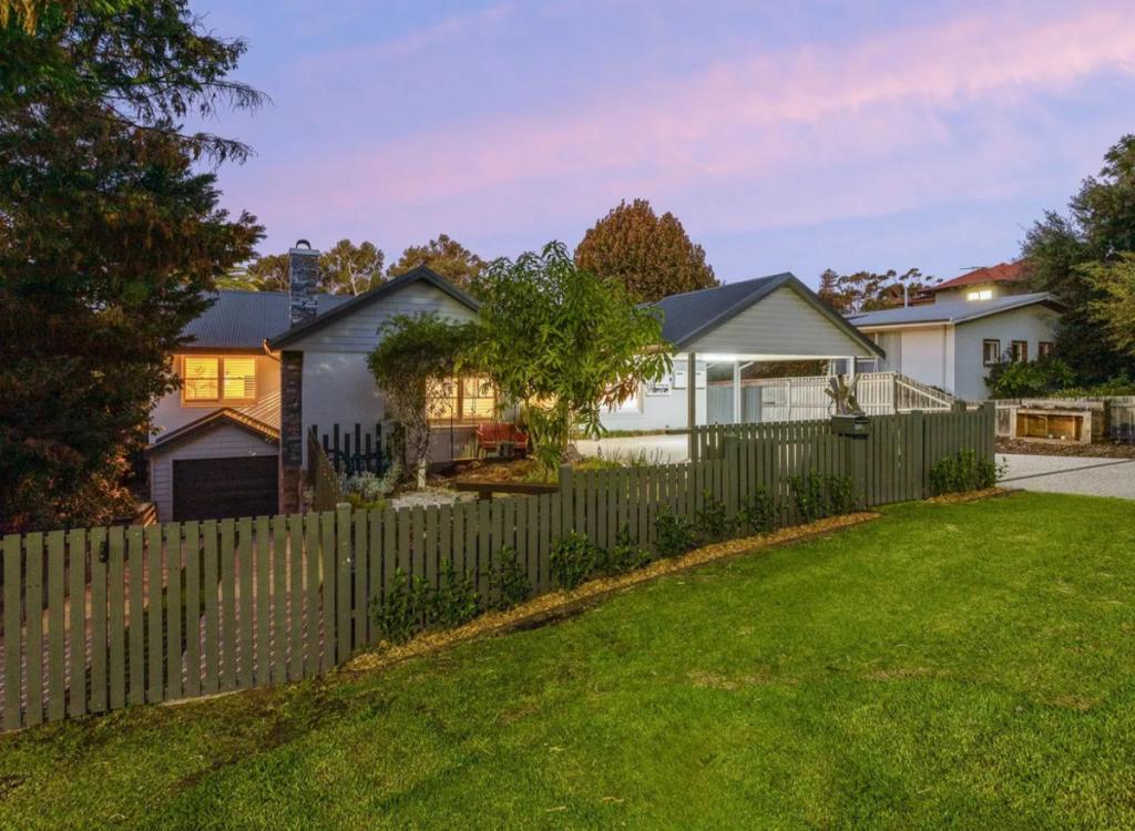1 Haig Rd, Dalkeith, WA 6009