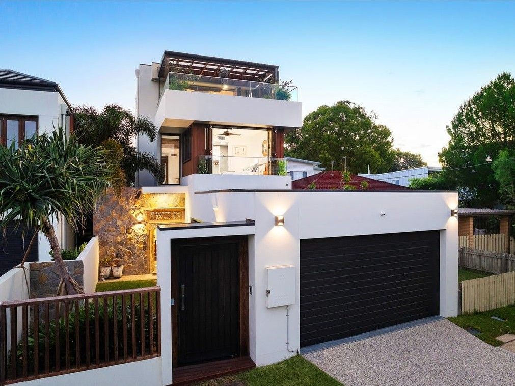 28 Evandale Cres, Miami, QLD 4220