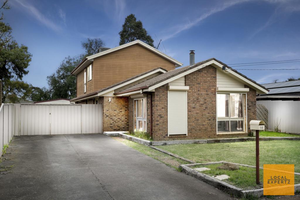 16 Moss St, Melton South, VIC 3338