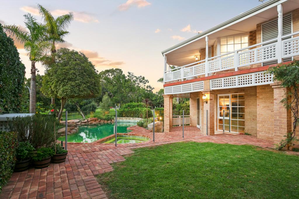 4 Kathryn Cres, Dalkeith, WA 6009