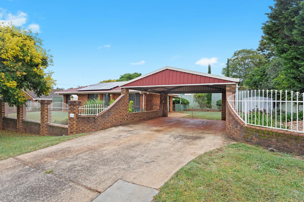 2 Miranda Dr, Wilsonton Heights, QLD 4350