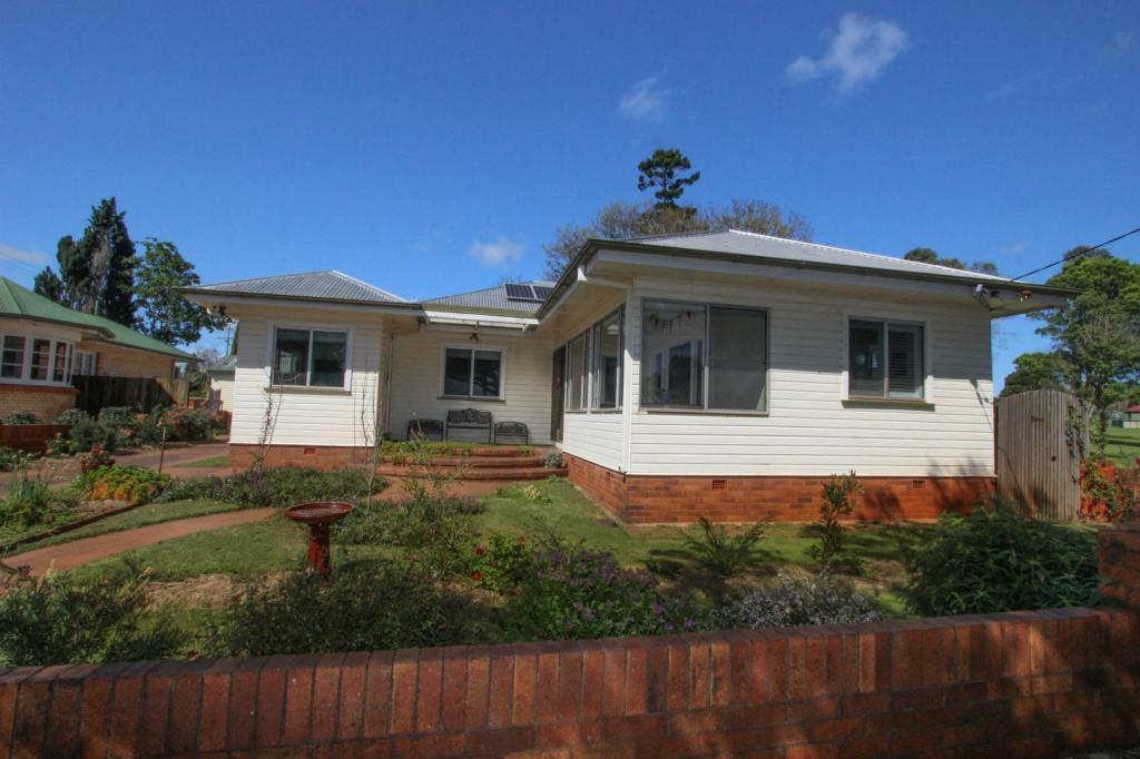 100 Stephen St, Harristown, QLD 4350