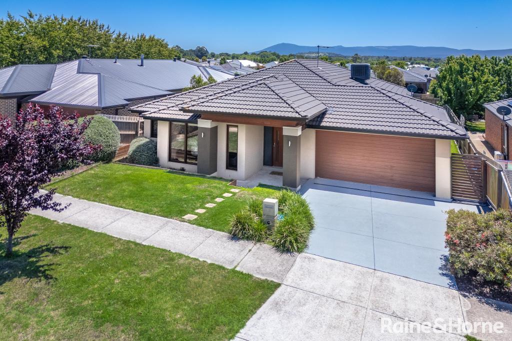 12 Hurst St, Gisborne, VIC 3437