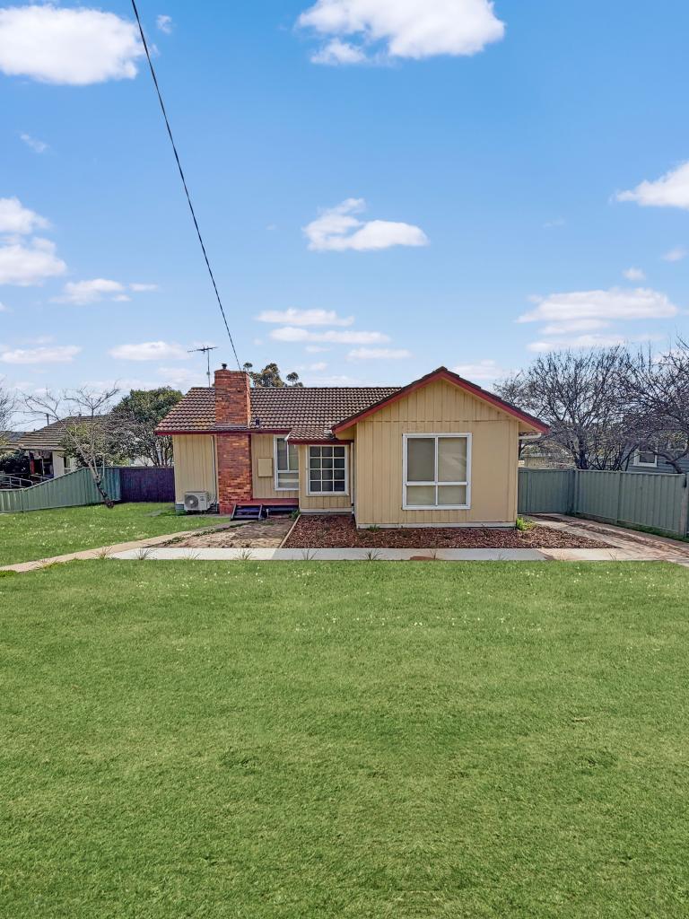 28 Chisholm Cres, Seymour, VIC 3660