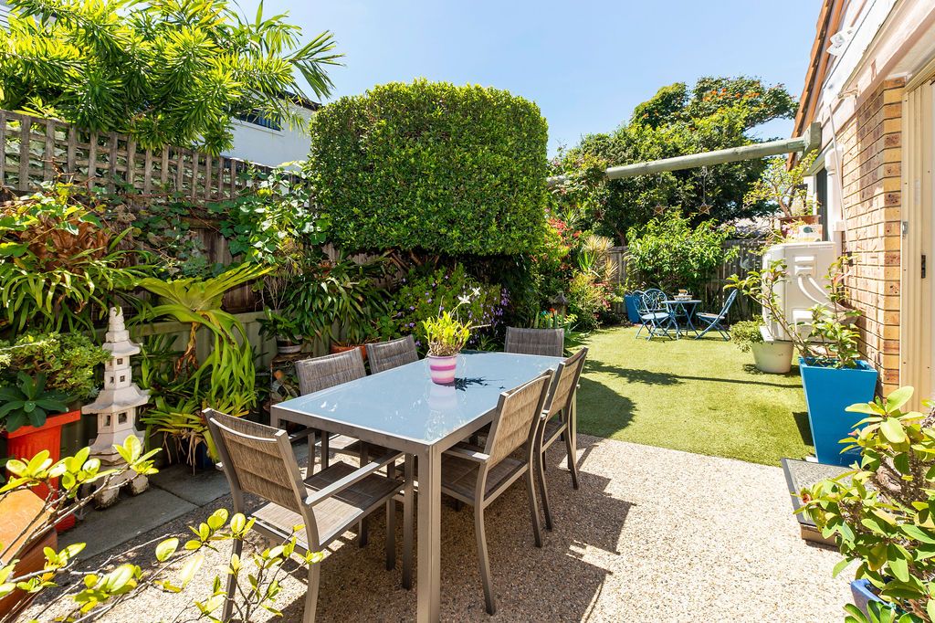 2/31 Drake Ave, Paradise Point, QLD 4216