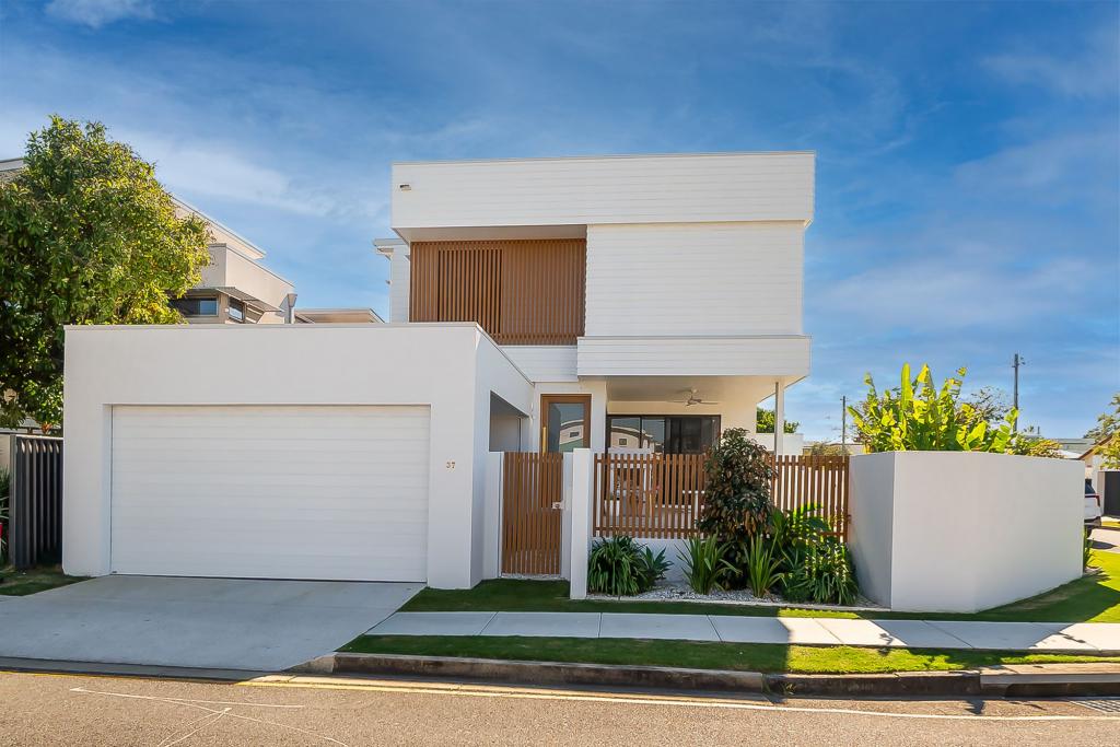 37 PARR ST, BIGGERA WATERS, QLD 4216