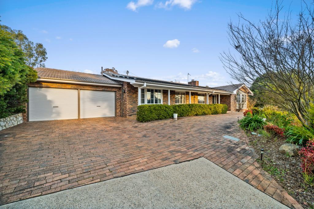 6 Demaine Cres, Fadden, ACT 2904