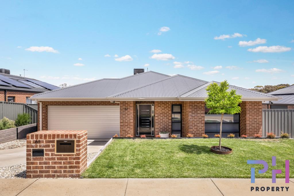 61 SWANSON BVD, STRATHFIELDSAYE, VIC 3551