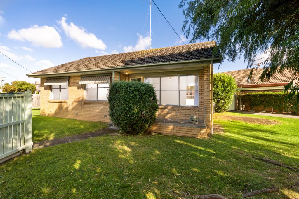2 Neptune Ave, Newcomb, VIC 3219