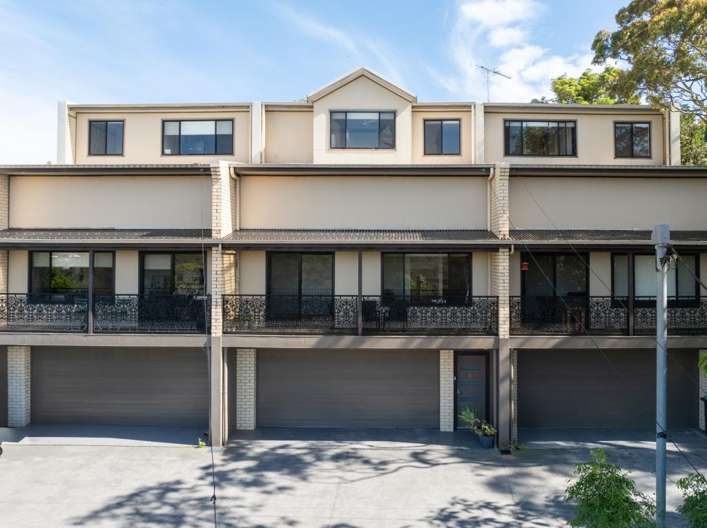 2/96 Parkes St, Helensburgh, NSW 2508