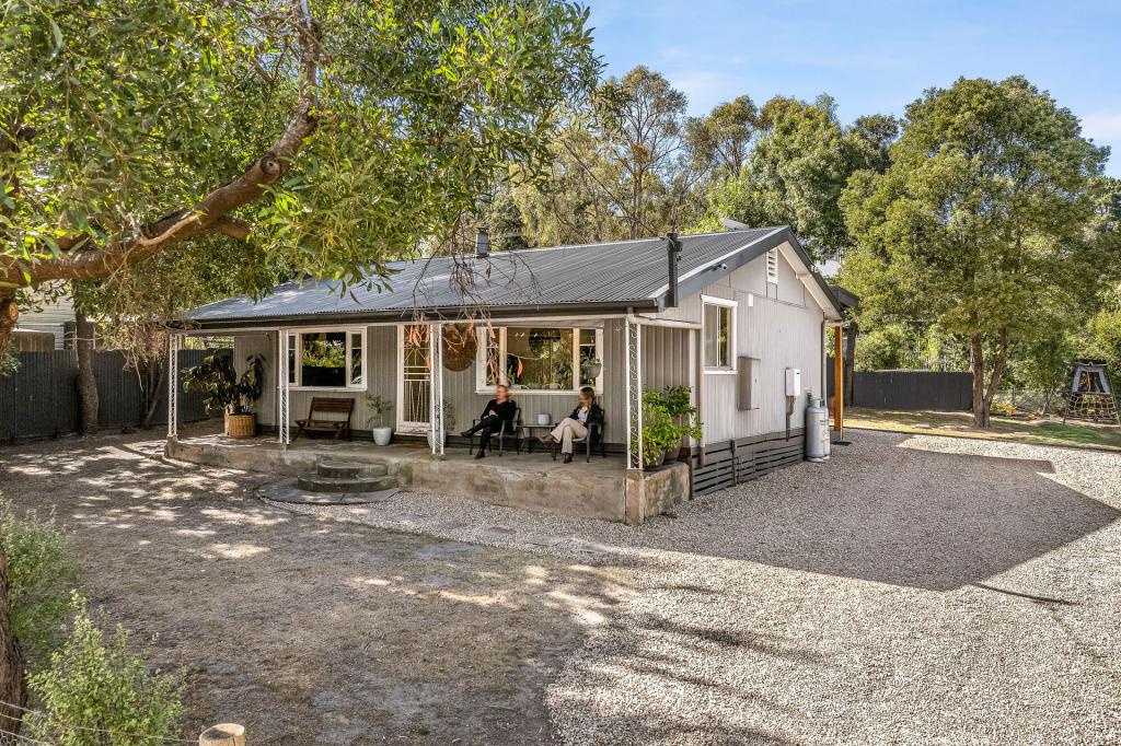 9 Village Way, Macs Cove, VIC 3723