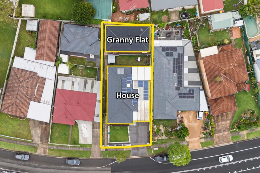 71 & 71A PRAIRIE VALE RD, BOSSLEY PARK, NSW 2176