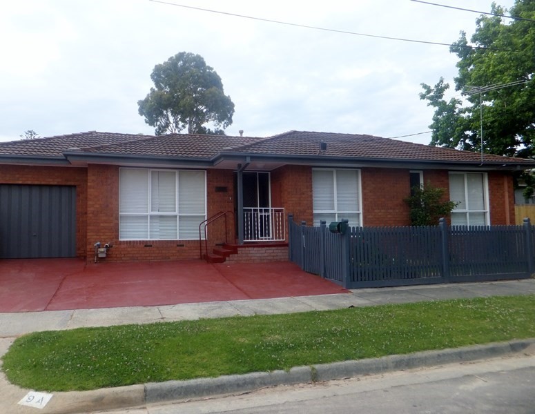 9A MONNTPELLIER RD, BURWOOD, VIC 3125