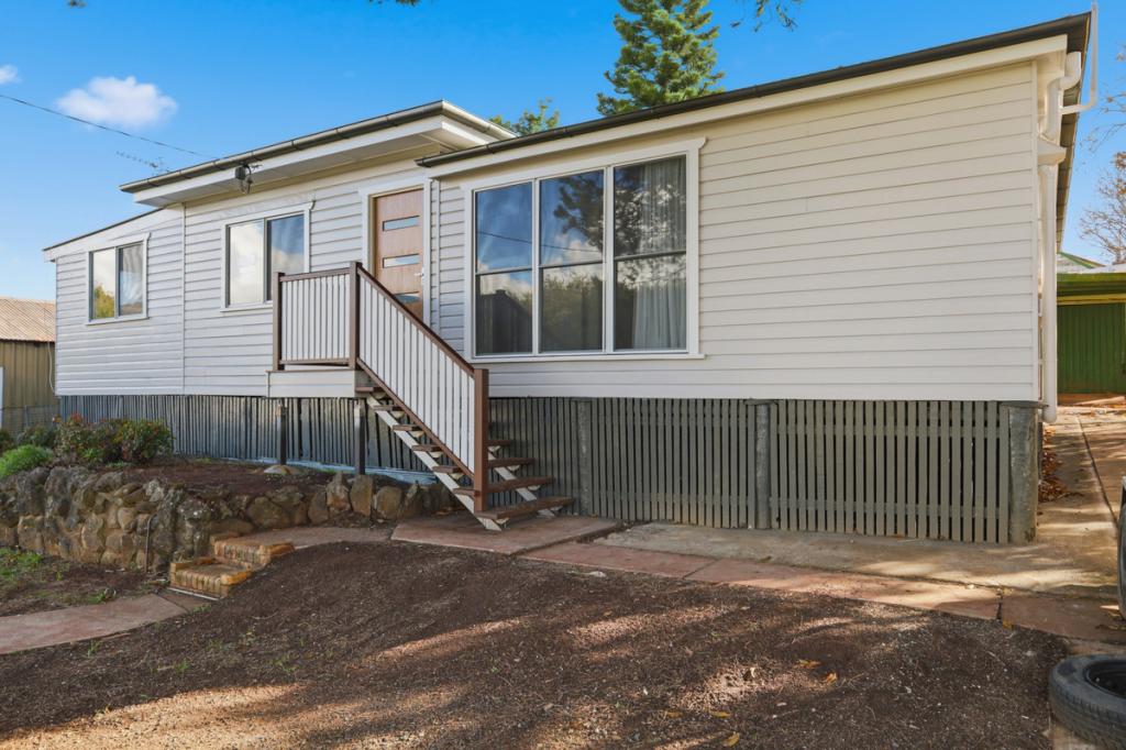 17 Donegal St, Rockville, QLD 4350