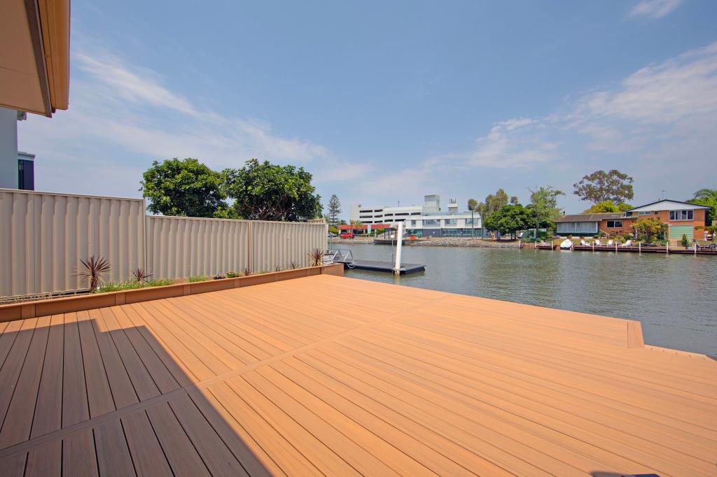 1/8 Vaggelas Cres, Biggera Waters, QLD 4216