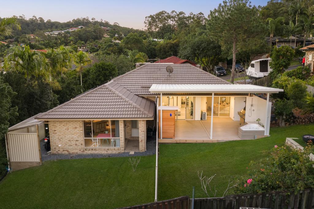 8 Waigeo St, Pacific Pines, QLD 4211