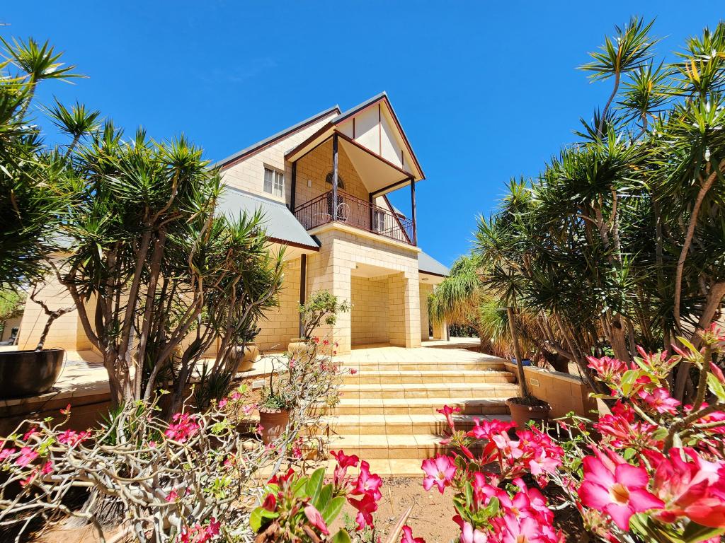 486 Robinson St, Carnarvon, WA 6701