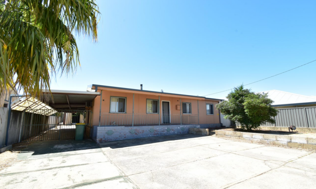 108 Thomas St, Queens Park, WA 6107