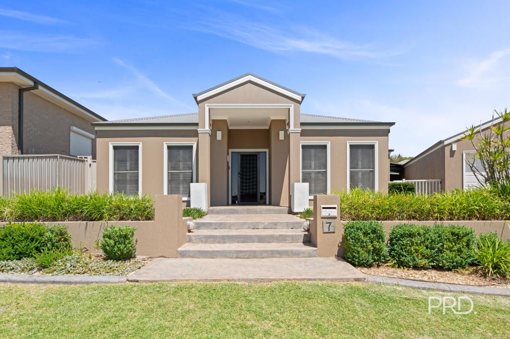 7 Fisher Pl, Lloyd, NSW 2650