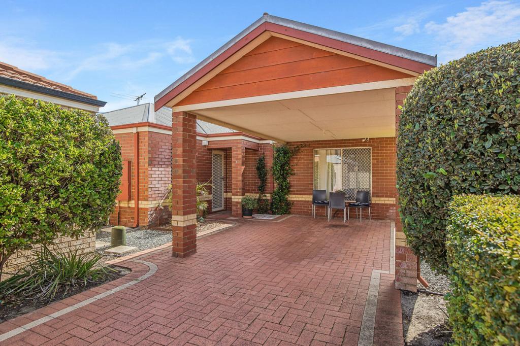 8/4 Moreton Cres, Warnbro, WA 6169