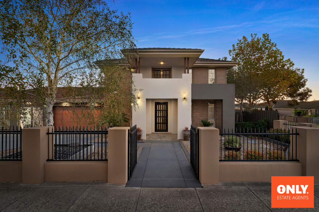 18 Bronson Cct, Cranbourne North, VIC 3977