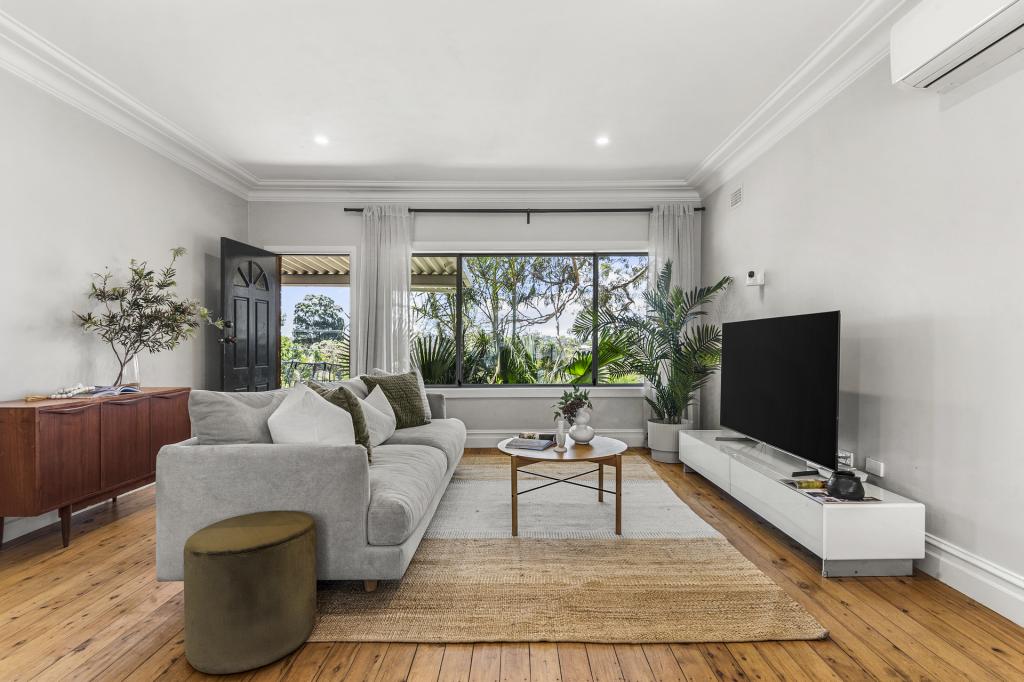 111 BUNARBA RD, GYMEA BAY, NSW 2227